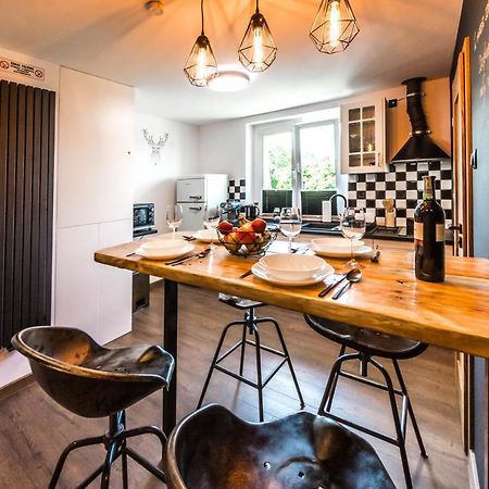 Apartament Wita Stwosza Jelenia Góra Exterior foto