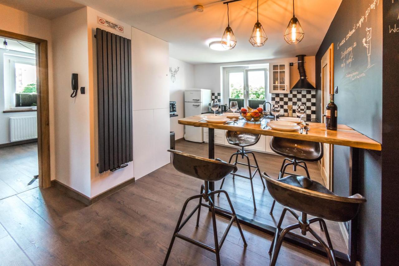 Apartament Wita Stwosza Jelenia Góra Exterior foto